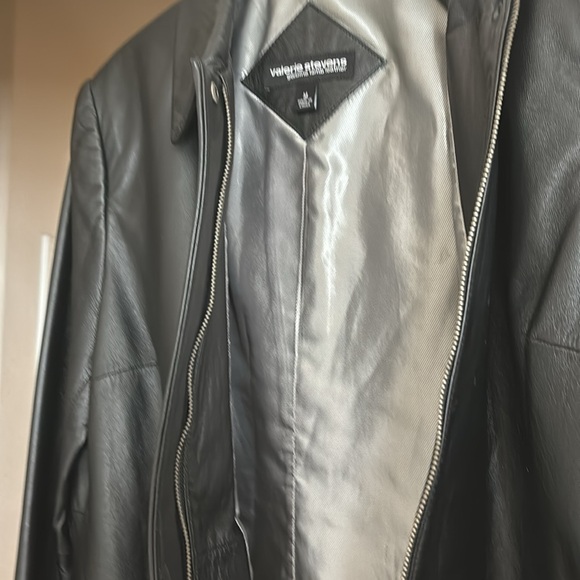 Leather jacket - Picture 4 of 9